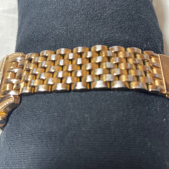 Michael Kors Designer watch. Crystal accents Stainless Steel. Round - Picture 2 of 11